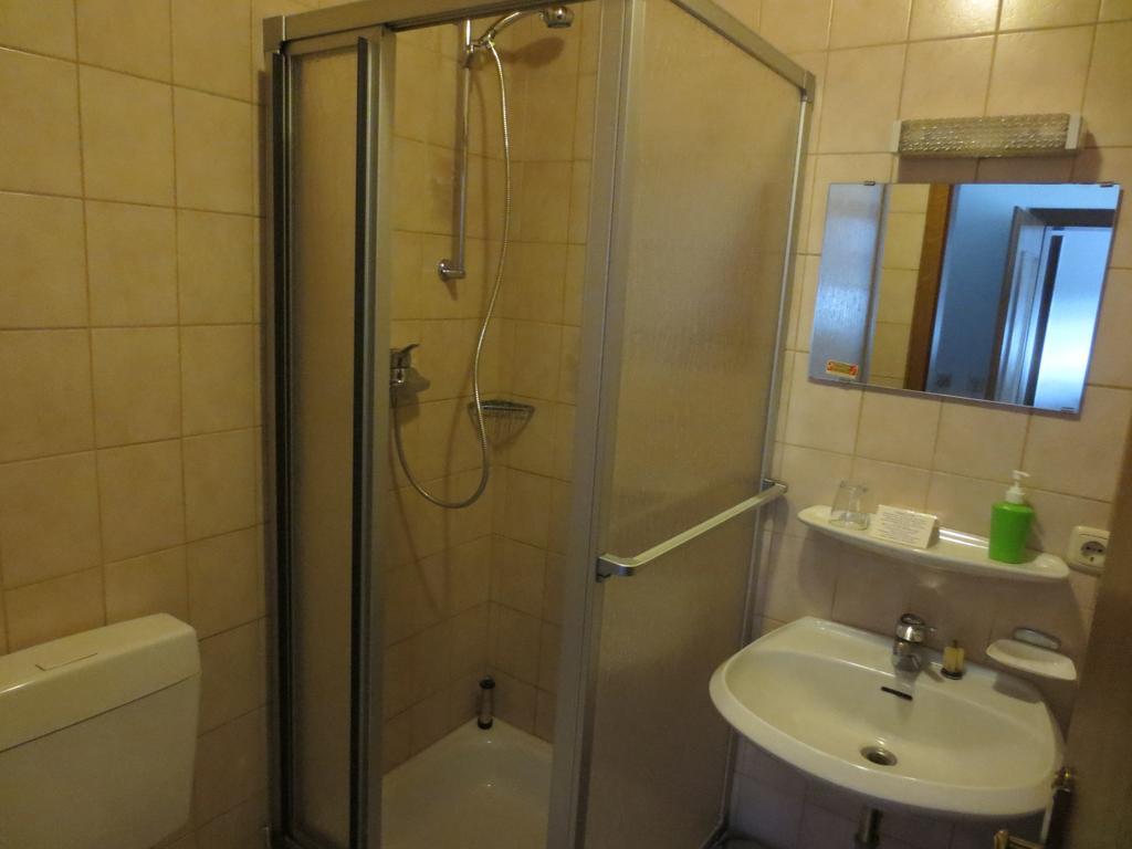 Gasthof Pension Kirschner Lappersdorf  エクステリア 写真