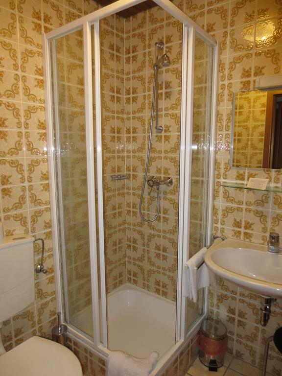 Gasthof Pension Kirschner Lappersdorf  エクステリア 写真